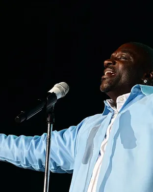 Akon Darien Center