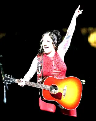 Ashley Mcbryde Rochester