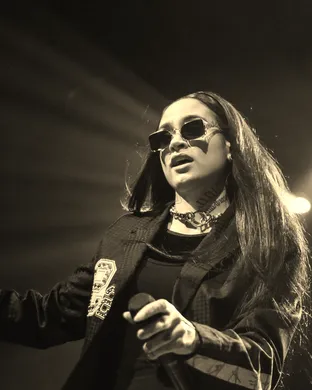 Kehlani Darien Center