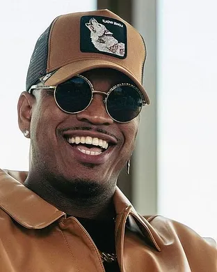 Ne-Yo Darien Center